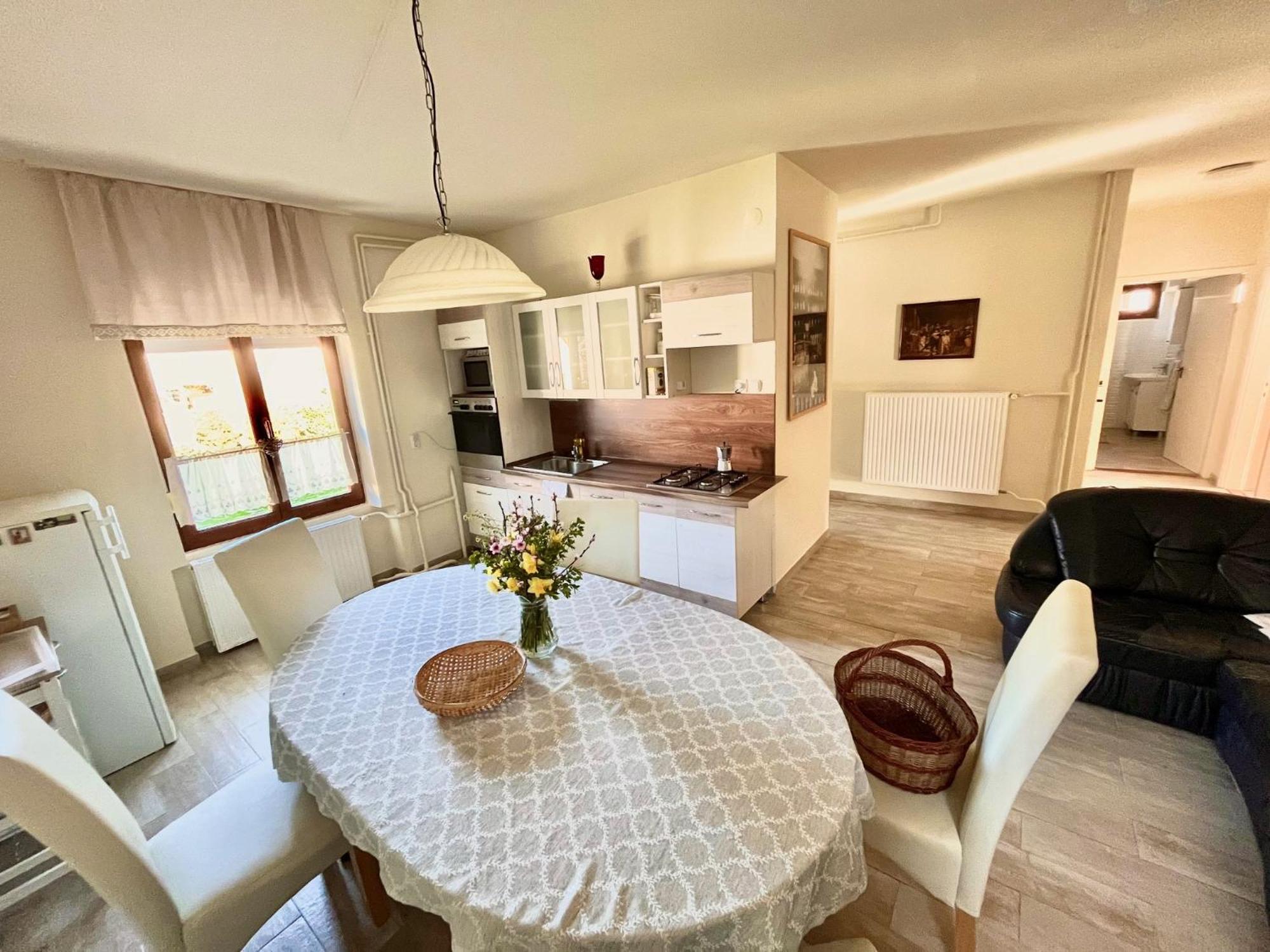Hotel Borbaratok Vendeghaz Villány Exteriér fotografie