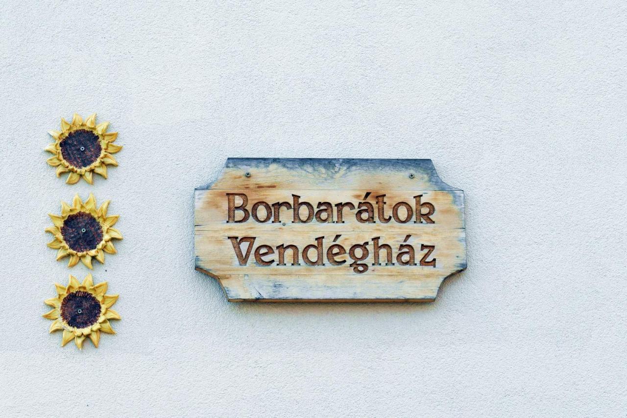 Hotel Borbaratok Vendeghaz Villány Exteriér fotografie
